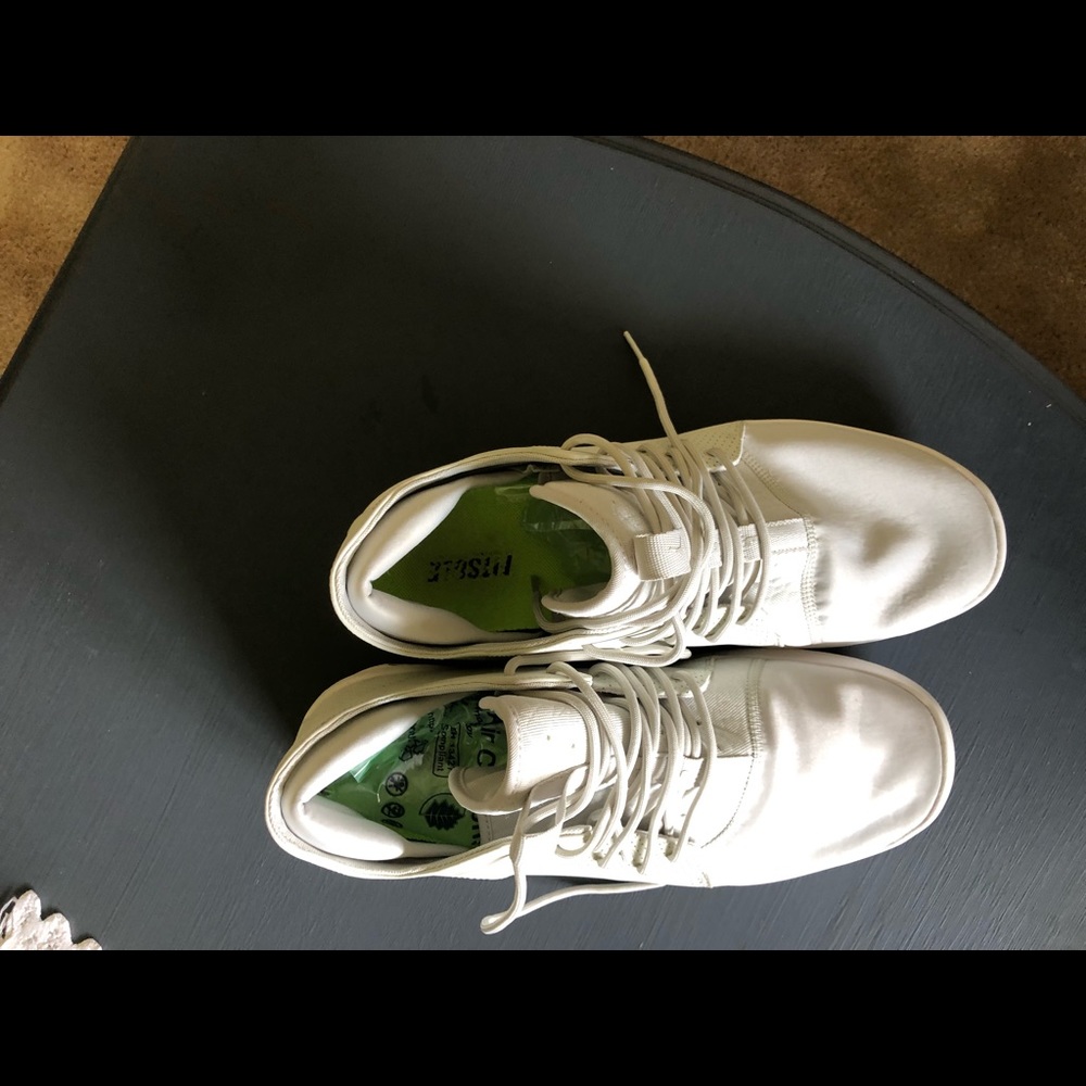 Jordan - First Class - Picture 5 of 8